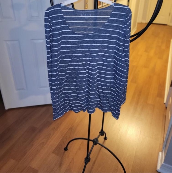 LOFT Tops - Women's pull over blouse